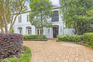 3633 Overbrook Ln, Houston, TX 77027