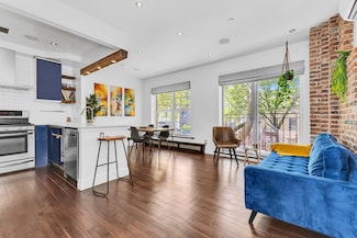 39 Powers St Unit 2A, Brooklyn, NY 11211