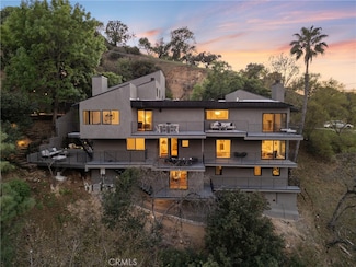 3250 Coldwater Canyon Ave, Studio City, CA 91604