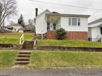 305 and 305 1/2 Ash Ave, Clarksburg, WV 26301