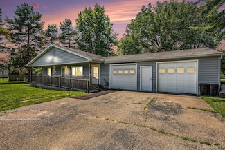 8233 N Genesee Rd, Mount Morris, MI 48458