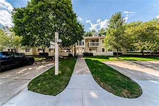 2820 N Bay Dr, Westlake, OH 44145