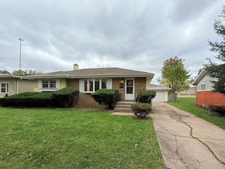 17511 Maple Ave, Lansing, IL 60438