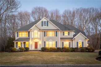 7 Belmont Dr, Lincoln, RI 02865