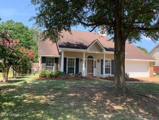 309 Hemlock Dr, Flowood, MS 39232