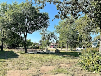 315 W Cedar St, Coleman, TX 76834
