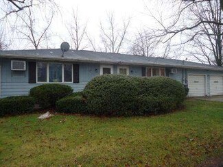 129 S Main St, Seneca, IL 61360
