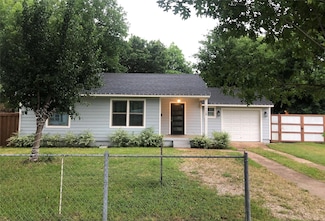 1724 Savoy St, Dallas, TX 75224