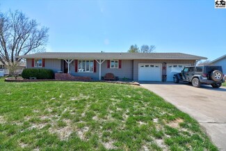 205 Elm St, Moundridge, KS 67107