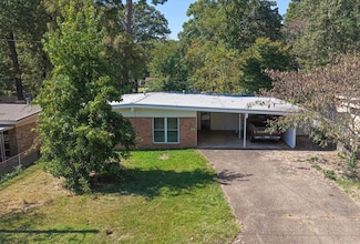 400 Esther St, Wake Village, TX 75501