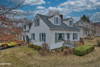 110 7th St, Milford, PA 18337