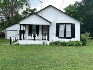 204 E Main St, Pilot Point, TX 76258