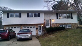 5717 Piping Rock Rd, Madison, WI 53711