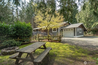 5959 NE Spruce Dr, Hansville, WA 98340
