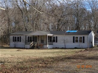2800 Woodlawn Rd, Woodlawn, TN 37191