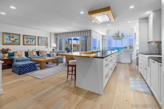 2120 Vallecitos Unit 303, La Jolla, CA 92037
