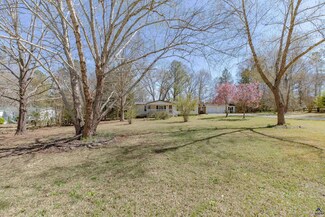 352 Edgewater Dr, Byron, GA 31008