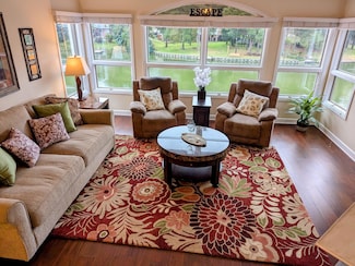 1056 Lake Way Dr, Niceville, FL 32578