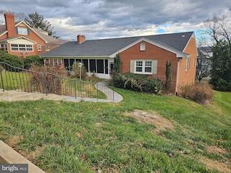 615 Villa Ave Unit A, Front Royal, VA 22630