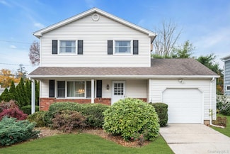 606 7th Ave, East Northport, NY 11731