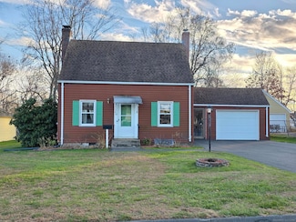 22 Pearl St, Windsor Locks, CT 06096