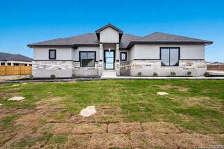 199 Turnberry Dr, La Vernia, TX 78121