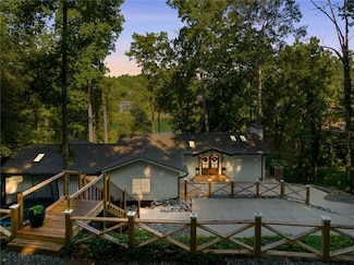 309 Harbor Dr, Seneca, SC 29672