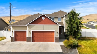 815 Trout Lake Ct, Yakima, WA 98901
