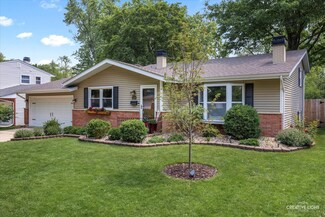 124 Fairview Dr, Saint Charles, IL 60174