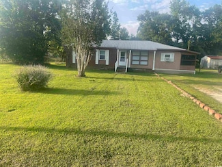 704 W Alder St, Andrews, SC 29510