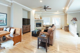 385 Spruce Dr, Lake Arrowhead, CA 92352