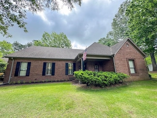 1524 Garland Dr, Covington, TN 38019