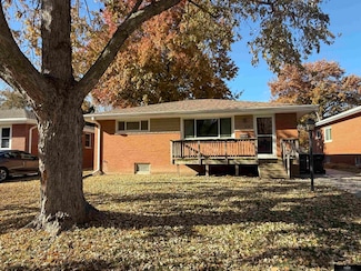 2135 S 49th St, Lincoln, NE 68506