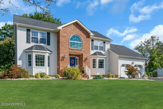 15 Michelle Ln, Bayville, NJ 08721