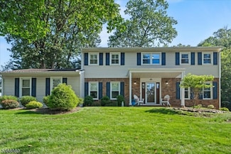 6 Tallwood Ct, Morris Plains, NJ 07950