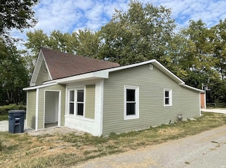 1003 Short 4th St, Frankfort, IN 46041