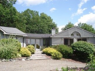 43 Mallory Rd, Ghent, NY 12075