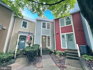 2174 Whisperwood Glen Ln, Reston, VA 20191