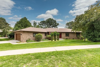 2104 Baihly Hills Dr SW, Rochester, MN 55902