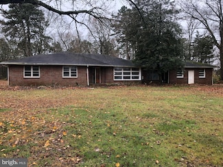 571 W Sherman Ave, Vineland, NJ 08360