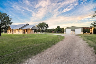 438 S Pleasant Hill Rd, Axtell, TX 76624