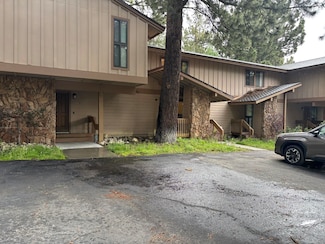 3252 Chateau Rd Unit 2, Mammoth Lakes, CA 93546