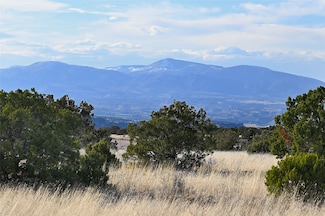 21 Via La Luna, Santa Fe, NM 87506