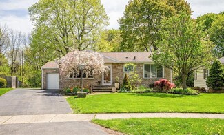 16 Culverton Dr, Rochester, NY 14609