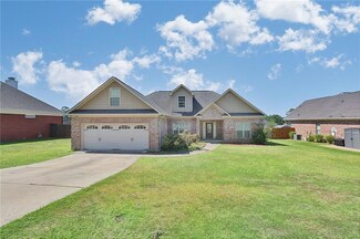 2749 Sawgrass Ln, Phenix City, AL 36867
