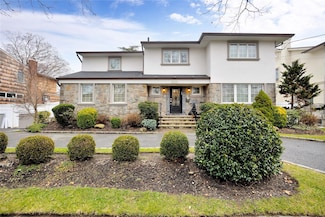 1013 S End, Woodmere, NY 11598