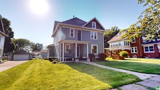 107 S Lena St, Holstein, IA 51025