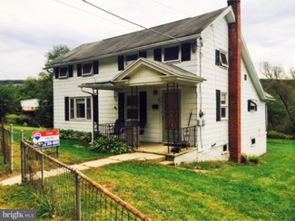 361 Valley St, New Philadelphia, PA 17959