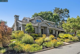 10 Candlelight Ln, Lafayette, CA 94549