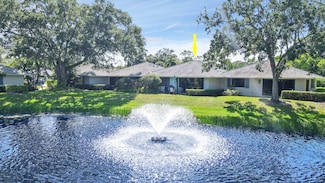 909 Club Dr, Palm Beach Gardens, FL 33418